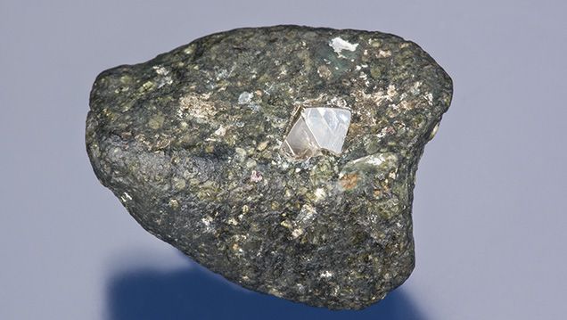 Крошечные включения открывают тайны алмазов и истории Земли: Исследования в Институте Карнеги