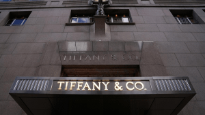 Французский гигант предметов роскоши LVMH и американская ювелирная сеть Tiffany отложили сделку