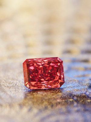 красный алмаз