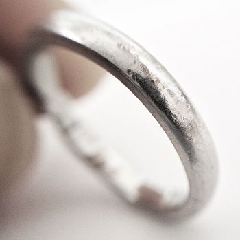 Почему платиновые кольца так быстро тускнеют и что с этим делать
