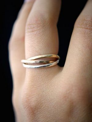 Комбинированные кольца: преимущества оригинальных украшений