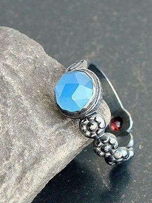 кольцо с голубым камнем