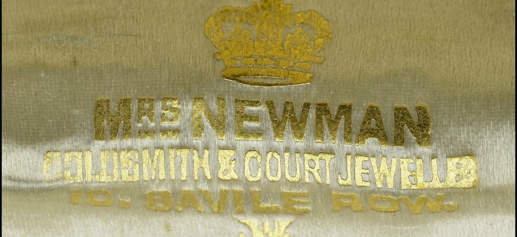 На ее визитной карточке было написано: Mrs. Newman, Goldsmith and Court Jeweller, 10 Savile Row, London