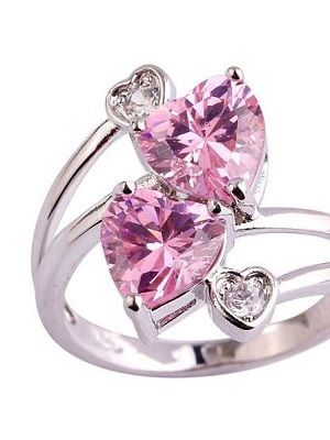 кольцо с розовым топазом