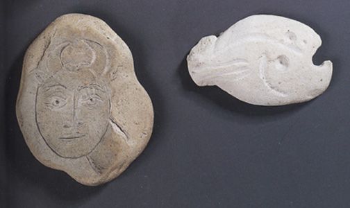 Амулеты, вырезанные Пикассо из пляжных камней, около 1936–1939 годов