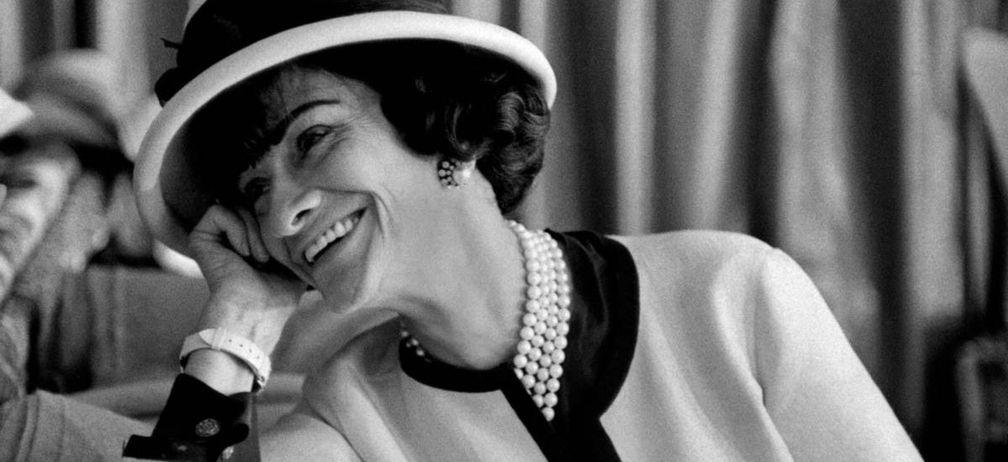 Как Chanel превратила свой фирменный твид в яркое украшение высокого ювелирного искусства