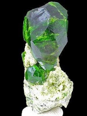 зеленый камень