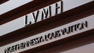 Годовые продажи ювелирных изделий и часов LVMH упали на 24 %