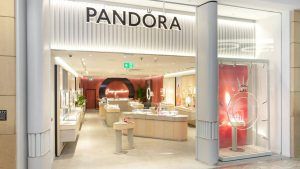 Pandora закрыла 25 % магазинов из-за COVID-19