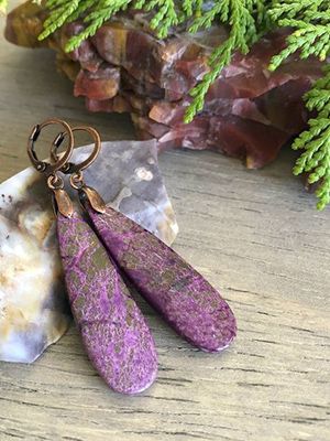 Пурпурит: свойства и применение камня в ювелирном деле