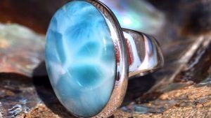 Уникальный ларимар: свойства камня и ювелирное применение Уникальный ларимар: свойства камня и ювелирное применение