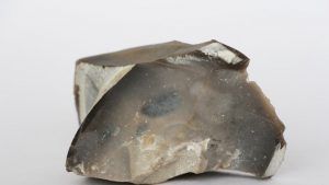 Кремень: свойства и применение камня в ювелирном деле Кремень: свойства и применение камня в ювелирном деле