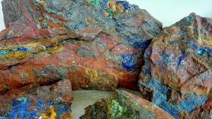 Заринит: свойства и применение редкого камня