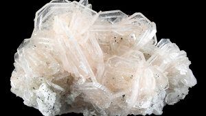 Aпoфиллит (Kcилoхлop): удивительный камень и его применение