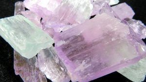 Сподумены: свойства, применение и разновидности камней Сподумены: свойства, применение и разновидности камней