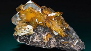 Камень барит: свойства и применение