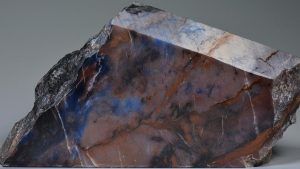 Ирнимит: свойства и применение в ювелирном деле