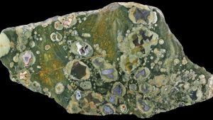 Риолит: свойства камня, как используется и кому подходит