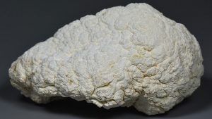 Камень магнезит: свойства и применение