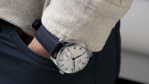 IWC сочетает свои роскошные часы с бумажным ремешком