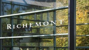 Richemont отклонила предложение о слиянии с Kering