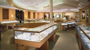 Продажи Signet Jewelers выросли