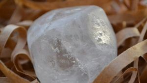 Камень Алунит: свойства и особенности применения Камень Алунит: свойства и особенности применения