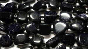 Черный авантюрин: особенности и применение в ювелирном деле Черный авантюрин: особенности и применение в ювелирном деле