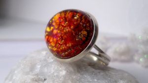 Огненный опал: особенности и применение Огненный опал: особенности и применение