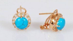 Золотые серьги с бирюзой: особенности, как выбрать и носить Золотые серьги с бирюзой: особенности, как выбрать и носить