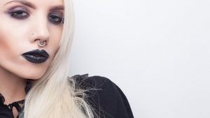 Серьги для пирсинга носа: особенности, как выбрать Серьги для пирсинга носа: особенности, как выбрать