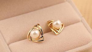 Золотые серьги с жемчугом: как выбрать и правильно носить Золотые серьги с жемчугом: как выбрать и правильно носить