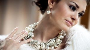 Бижутерия с жемчугом: особенности и преимущества Бижутерия с жемчугом: особенности и преимущества