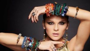 Как правильно носить бижутерию: рекомендации для самых стильных Как правильно носить бижутерию: рекомендации для самых стильных