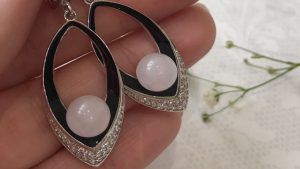 Серьги с кварцем: особенности, как выбрать и носить Серьги с кварцем: особенности, как выбрать и носить