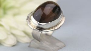 Кольцо с раухтопазом: особенности, как выбрать и носить Кольцо с раухтопазом: особенности, как выбрать и носить
