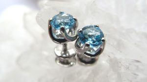 Серебряные серьги с топазом: особенности, как выбрать и носить Серебряные серьги с топазом: особенности, как выбрать и носить