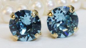 Серьги с аквамарином: особенности, как выбрать и носить Серьги с аквамарином: особенности, как выбрать и носить