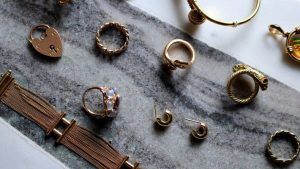 Старинные украшения: особенности, как выбрать и носить Старинные украшения: особенности, как выбрать и носить