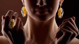 Бижутерия из натуральных камней: особенности, как подобрать и с чем носить Бижутерия из натуральных камней: особенности, как подобрать и с чем носить