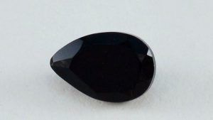 Черный оникс: свойства и значение камня, где применяется