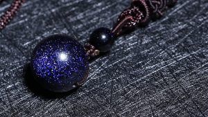 Синий авантюрин: свойства и особенности камня