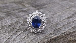 Серебряные кольца с сапфиром: особенности, как выбрать и носить Серебряные кольца с сапфиром: особенности, как выбрать и носить