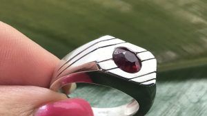 Перстни с рубином: особенности, как выбрать и носить Перстни с рубином: особенности, как выбрать и носить