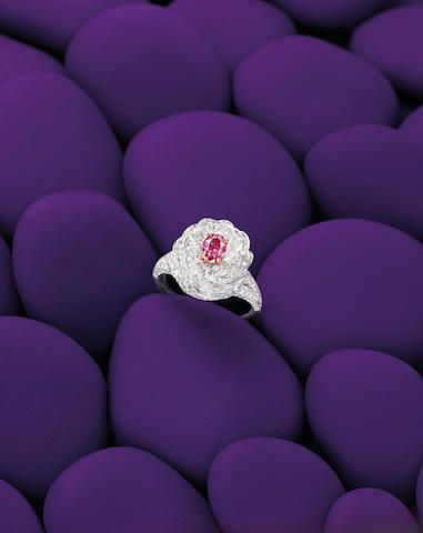 Кольцо с пурпурно-красным бриллиантом, Tiffany & Co.
