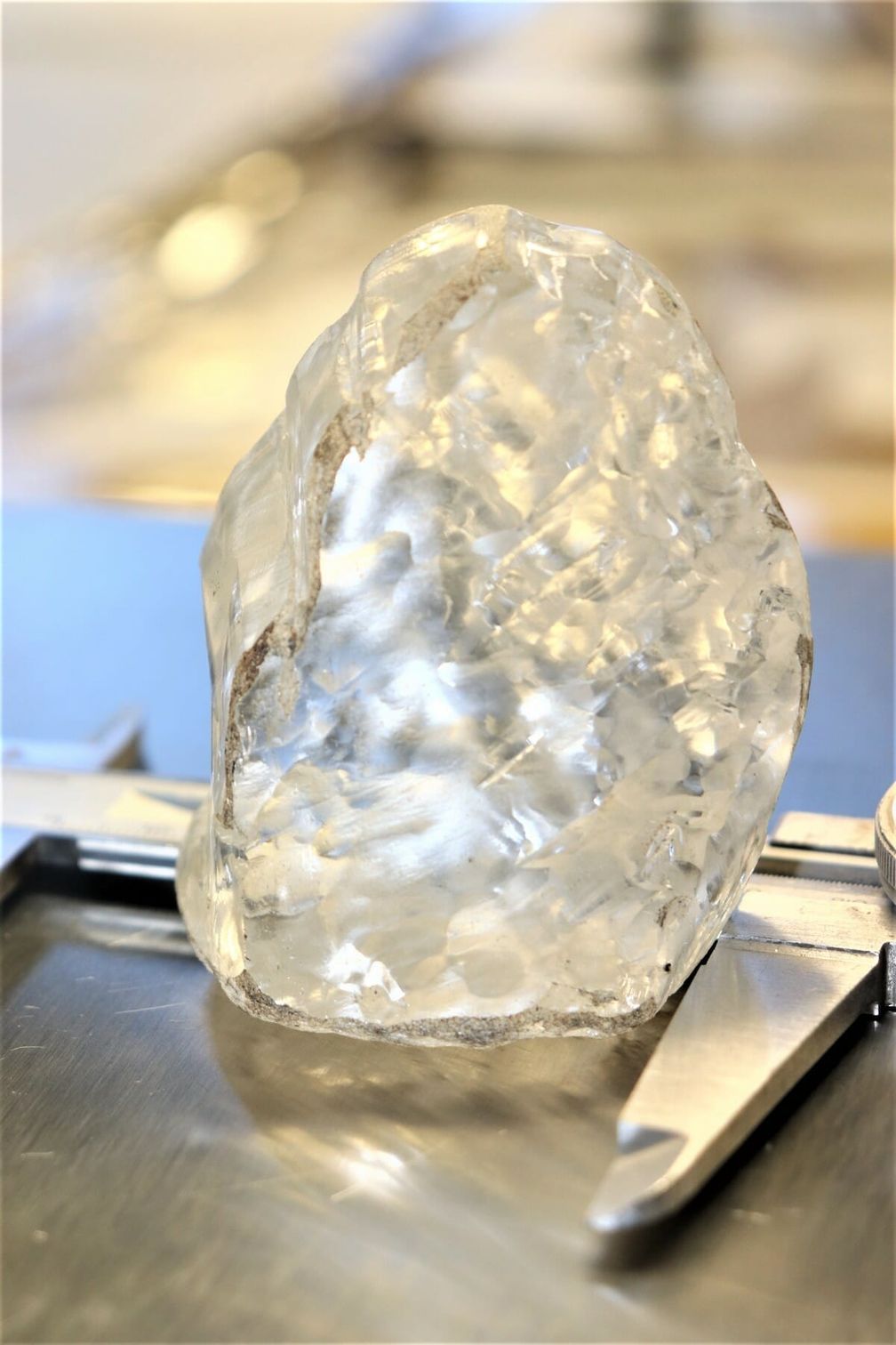Алмаз весом 1098 карат, найденный в Ботсване компанией Debswana Diamond