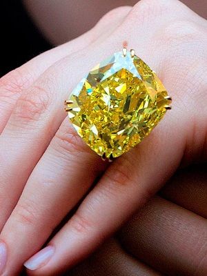 7 самых дорогих цветных бриллиантов в мире