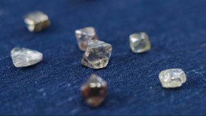 De Beers снова повышает цены