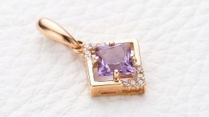 Подвески с аметистом: особенности, как выбрать и носить