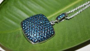 Подвески с нанокристаллами: особенности, как выбрать и носить Подвески с нанокристаллами: особенности, как выбрать и носить